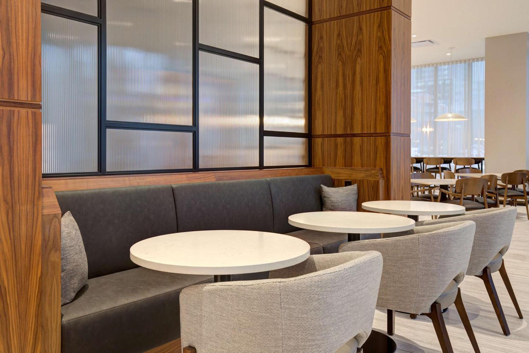 Homewood Suites By Hilton Montreal Downtown 外观 照片
